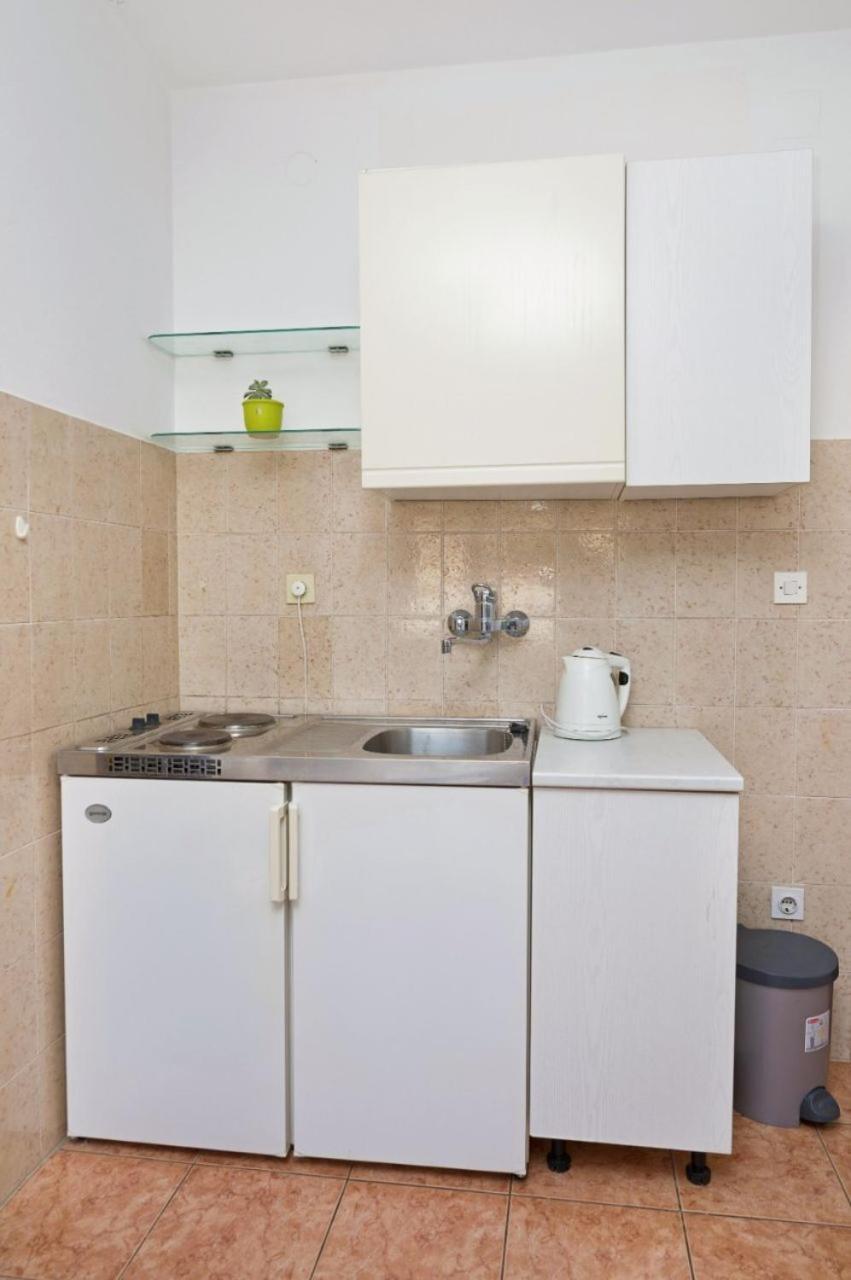 Apartments Ive - With Sea View Tisno Exterior photo